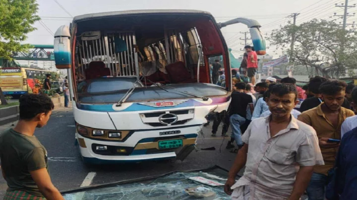 সাভারে পৃথক সড়ক দুর্ঘটনায় নিহত ৩