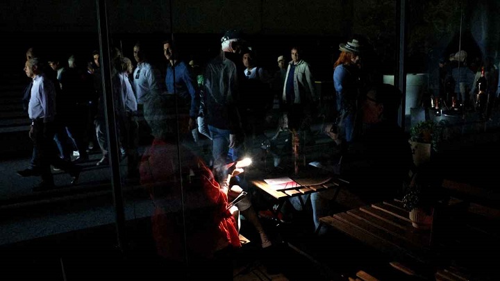 অন্ধকারে ঢেকে গেল ইউরোপের তিন দেশ