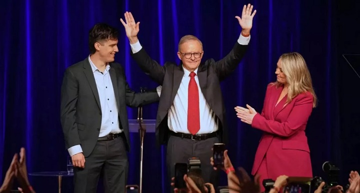 অস্ট্রেলিয়ায় নির্বাচনে টানা দ্বিতীয়বার বিজয়ী হলেন আলবানিজ